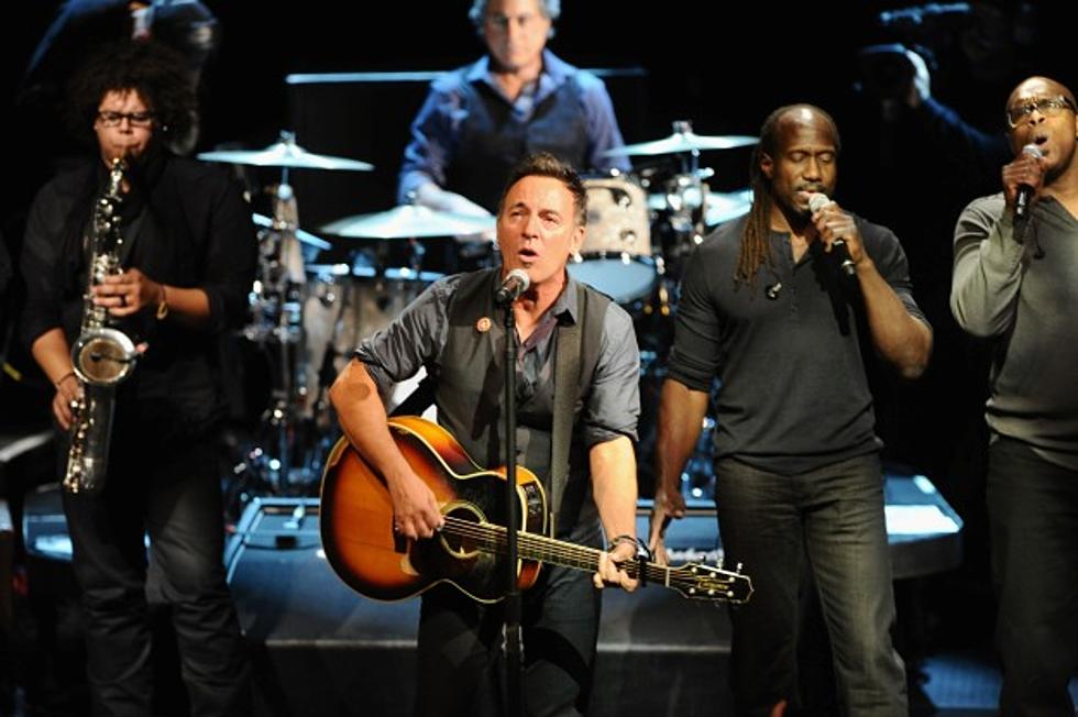 Nils Lofgren Says New Songs Will “Evolve” On Bruce Springsteen Tour